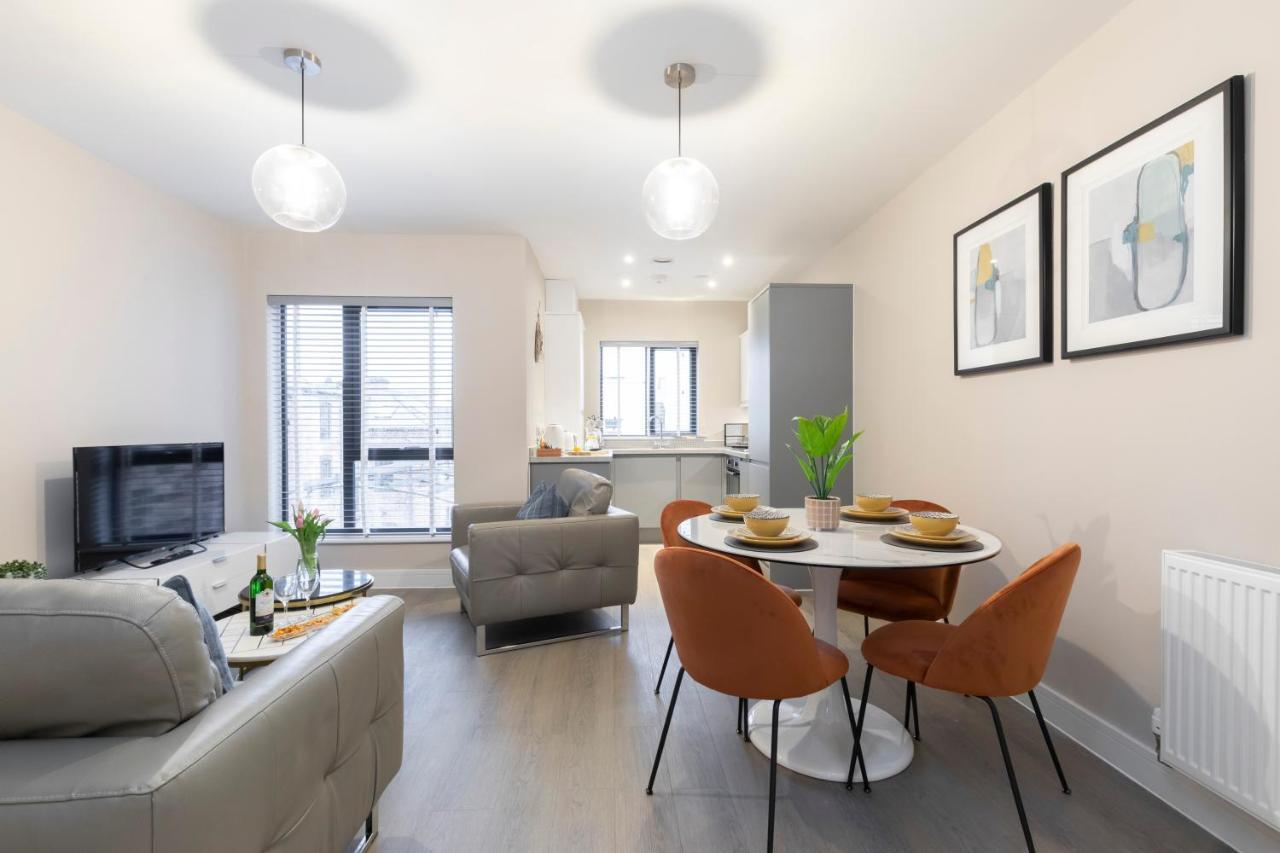 Elliot Oliver - Chic 2 Bedroom Town Centre Apartment Челтенхам Экстерьер фото