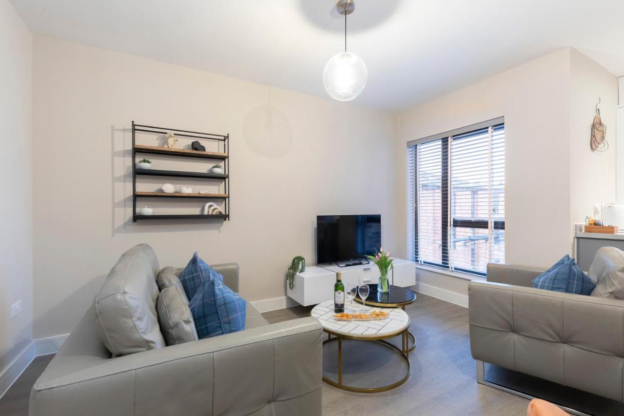 Elliot Oliver - Chic 2 Bedroom Town Centre Apartment Челтенхам Экстерьер фото