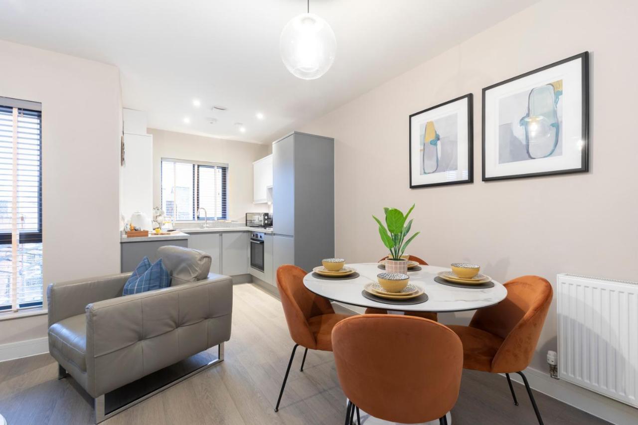 Elliot Oliver - Chic 2 Bedroom Town Centre Apartment Челтенхам Экстерьер фото