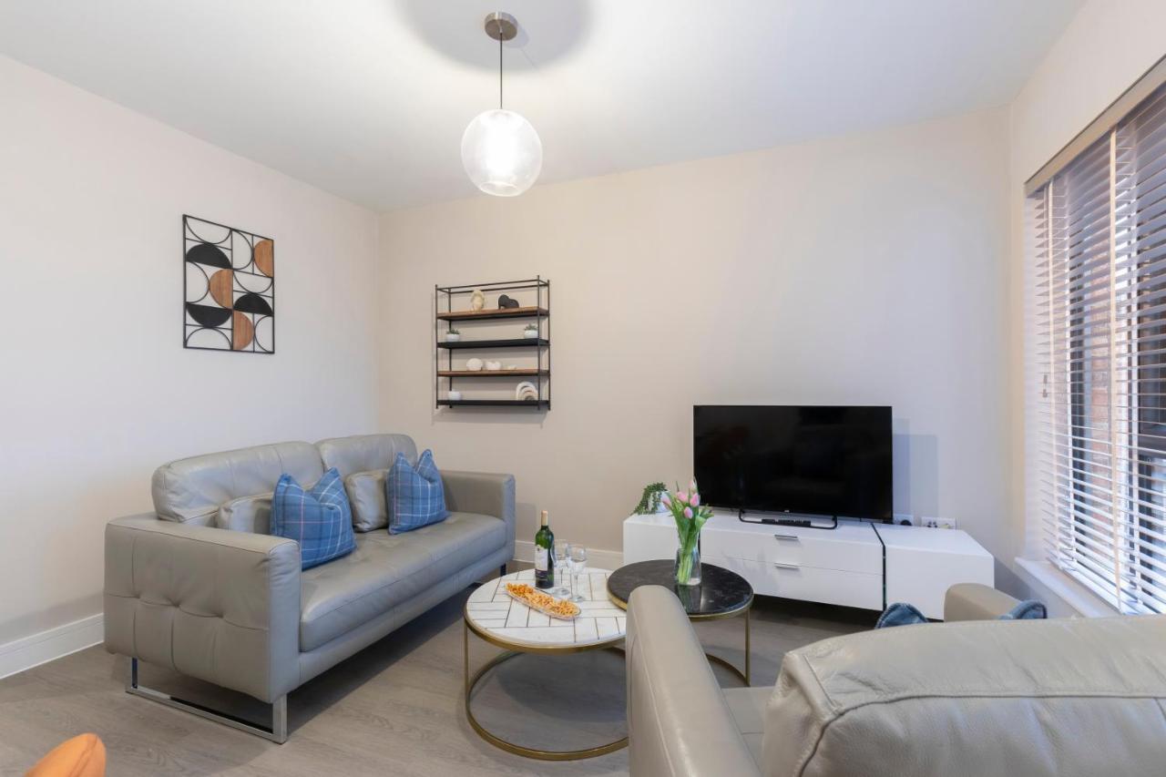 Elliot Oliver - Chic 2 Bedroom Town Centre Apartment Челтенхам Экстерьер фото